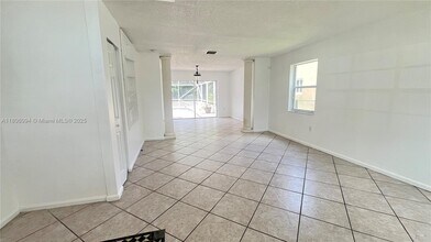 522 SW 200th Terrace in Pembroke Pines, FL - Building Photo - Building Photo