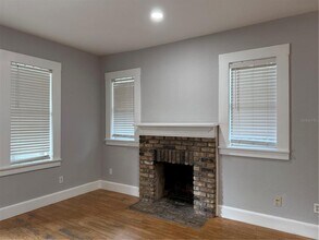 307 W Crest Ave in Tampa, FL - Building Photo - Building Photo