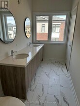 11 Bullata Ln in Richmond Hill, ON - Building Photo - Building Photo