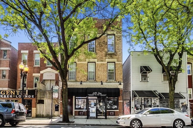 property at 1041 W Taylor St