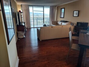 1131 Stringers Ridge Rd, Unit 7C in Chattanooga, TN - Foto de edificio - Building Photo