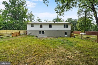 19822 Smith Cir in Ashburn, VA - Building Photo - Building Photo