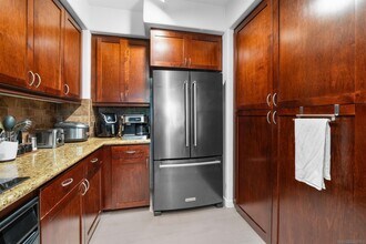 8211 Station Village Ln in San Diego, CA - Building Photo - Building Photo