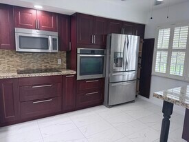 1200 SW 125th Ave in Pembroke Pines, FL - Building Photo