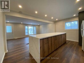 1015 Lebanon Dr in Innisfil, ON - Building Photo - Building Photo