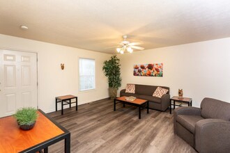 Glenside Townhomes in Harrisonburg, VA - Building Photo - Building Photo