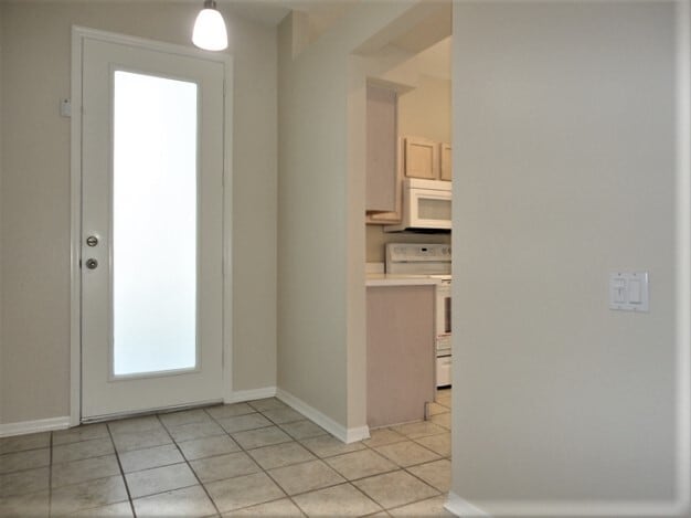 9309 Hunters Park Way in Tampa, FL - Building Photo - Building Photo