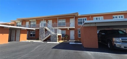 434 Tudor Dr in Cape Coral, FL - Building Photo - Building Photo