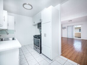 1863 10th St in Santa Monica, CA - Foto de edificio - Building Photo