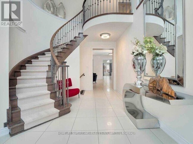 96 Trammel Dr in Vaughan, ON - Building Photo - Building Photo