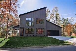 28 Bedford Ln in Bella Vista, AR - Building Photo