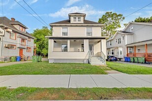 100 Academy Ave in Middletown, NY - Building Photo