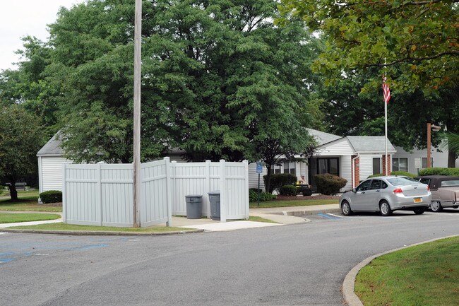 Schoolhouse Road Estates in Spring Valley, NY - Building Photo - Building Photo