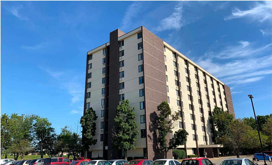 Colona House in East Moline, IL - Building Photo