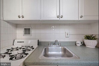 1121 ARLINGTON, Unit 426 in Arlington, VA - Building Photo - Building Photo