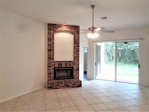 3704 Lockridge Dr in Land O Lakes, FL - Foto de edificio - Building Photo