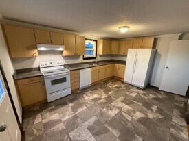 28 Millett St, Unit 2 in Gloucester, MA - Building Photo