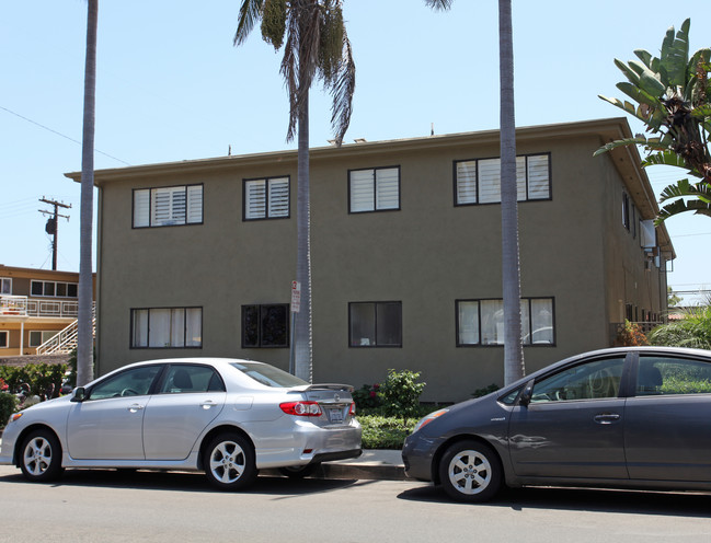 278 Jasmine St in Laguna Beach, CA - Foto de edificio - Building Photo