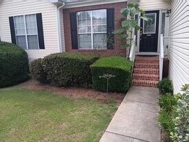 4711 Deer Crossing Ct in Flowery Branch, GA - Building Photo