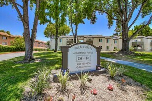 Village Green Apartments in San Jose, CA - Building Photo