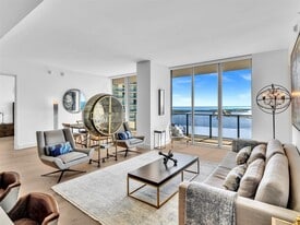 1300 Brickell Bay Dr, Unit 4202 in Miami, FL - Building Photo