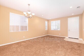 1019 Greenway Rd in Oceanside, CA - Building Photo - Building Photo