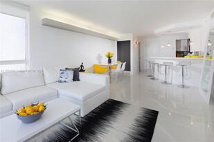 6917 Collins Ave in Miami Beach, FL - Building Photo