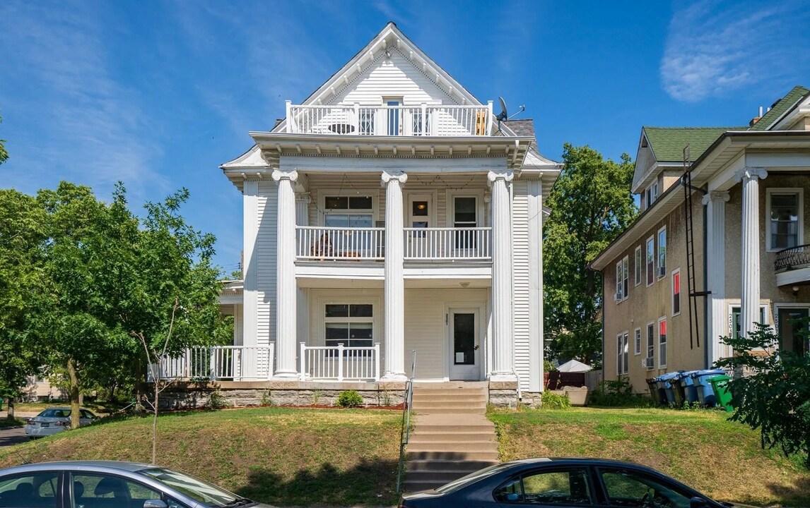 2501 Garfield Ave in Minneapolis, MN - Building Photo