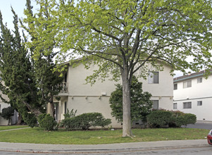 1747 Ross Cir in San Jose, CA - Building Photo - Building Photo