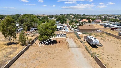 4535 W Ave M10 in Quartz Hill, CA - Building Photo - Building Photo