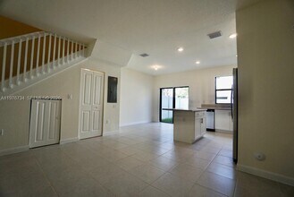 3429 W 111th Pl in Hialeah, FL - Building Photo - Building Photo