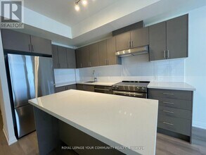 8960 Jane St in Vaughan, ON - Building Photo - Building Photo