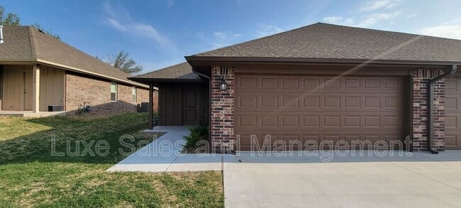 1318 E Cavanaugh St in El Reno, OK - Building Photo - Building Photo