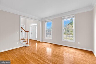 10495 Wharfdale Pl in Gainesville, VA - Building Photo - Building Photo