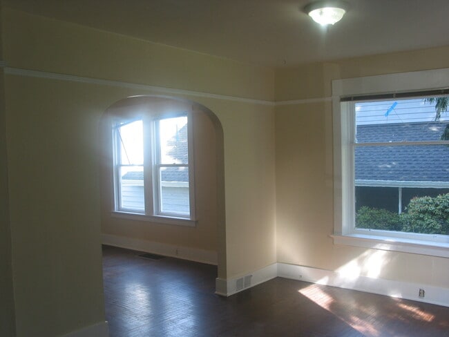 528 N 76th St in Seattle, WA - Building Photo - Building Photo