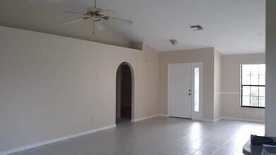 427 SE 16th St in Cape Coral, FL - Building Photo - Building Photo