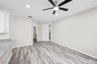 9342 Lake Abby Ln in Bonita Springs, FL - Building Photo - Building Photo