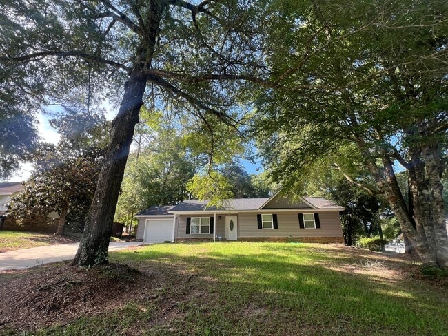 133 Blackhawk Dr in Daleville, AL - Building Photo - Building Photo