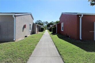 215 Dorchester Square in Lake Mary, FL - Building Photo - Building Photo