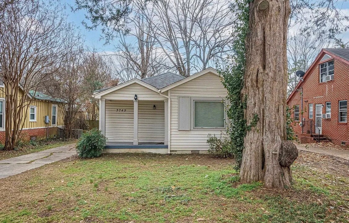 3749 Douglass Ave in Memphis, TN - Building Photo