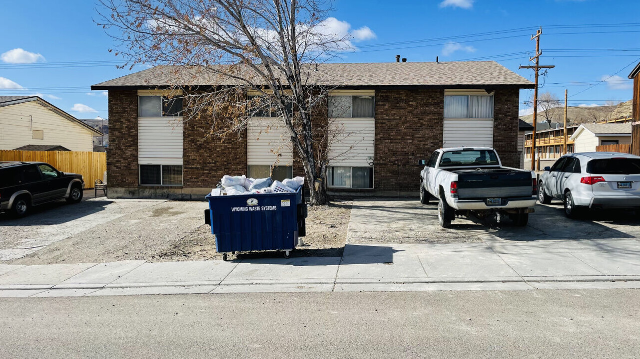 265 River View Dr in Green River, WY - Building Photo