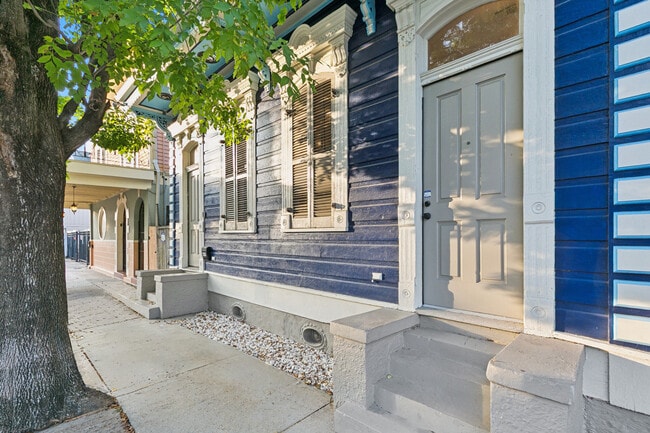 2337 N Rampart St in New Orleans, LA - Foto de edificio - Building Photo