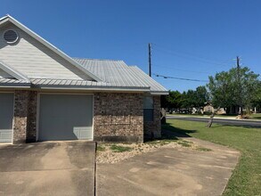 2914 Whisper Oaks Ln in Georgetown, TX - Building Photo - Building Photo