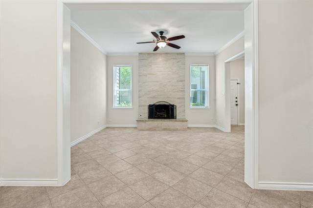 1101 N Locust St in Denton, TX - Building Photo