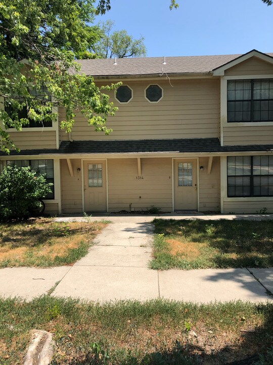 1314 Tennessee St-Unit -Unit B in Lawrence, KS - Building Photo