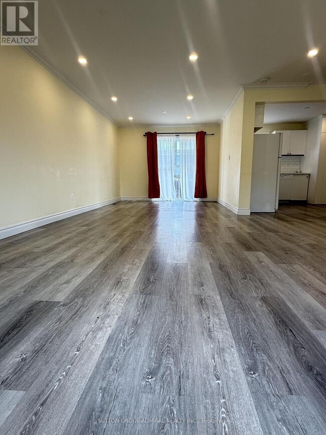 61 Parkside Dr in Newmarket, ON - Building Photo - Building Photo