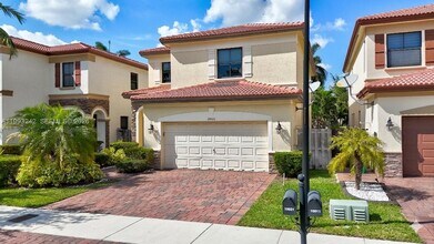 10021 NW 87th Terrace in Doral, FL - Building Photo - Building Photo