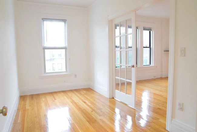 254 Newbury St, Unit 1 in Boston, MA - Foto de edificio - Building Photo