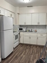 1240 NW 86th St in Miami, FL - Building Photo - Building Photo