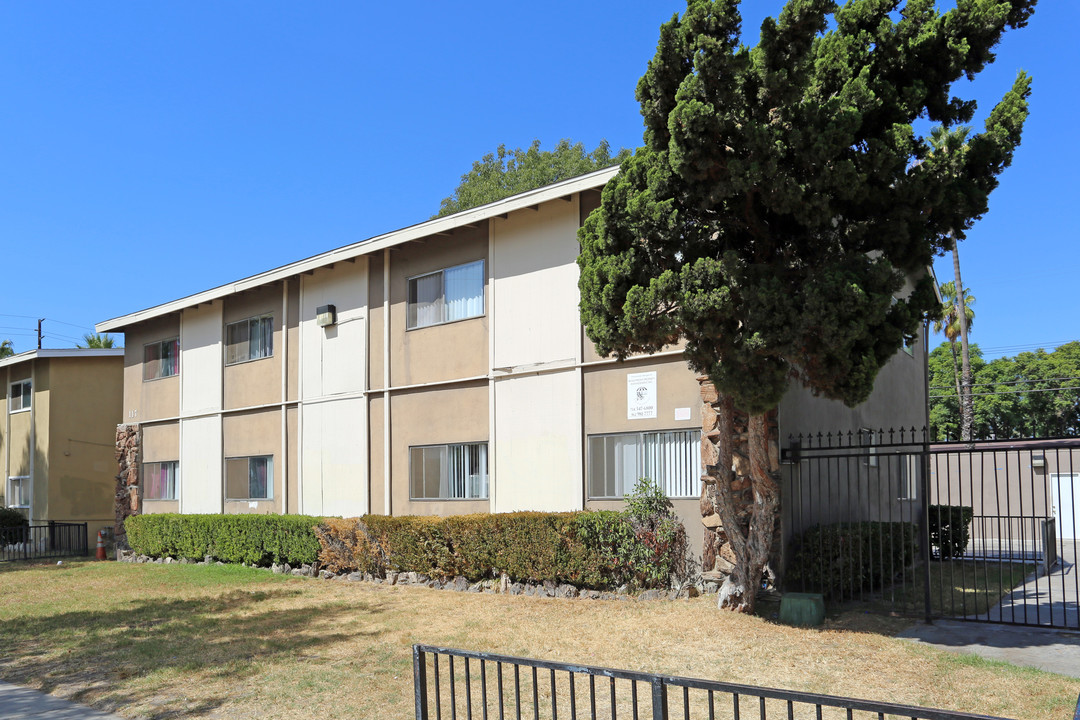 117 E. Leatrice in Anaheim, CA - Building Photo